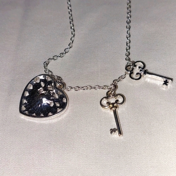 Heart Necklace  Two Keys .New - Picture 4 of 7